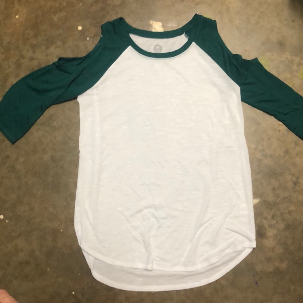 Shoulders out shirt